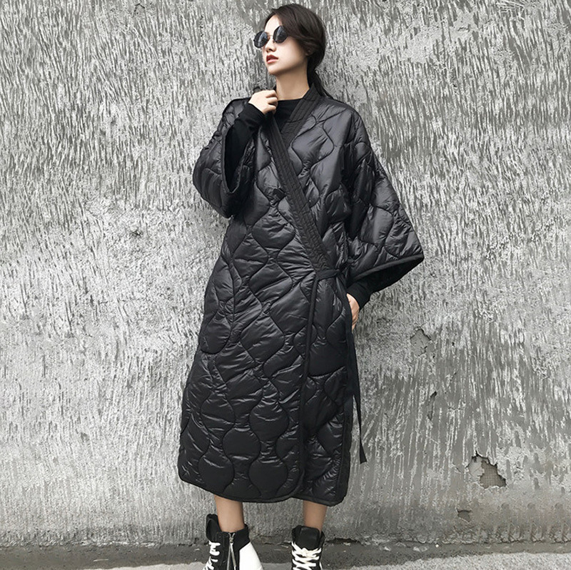 Traditional Winter Japanese Clothing - 2026年新作 ブラック冬着物ジャケット 日本製着物風ローブ ゆったりハロリ ロングパッド入りジャケット 冬用暖かいロングコート